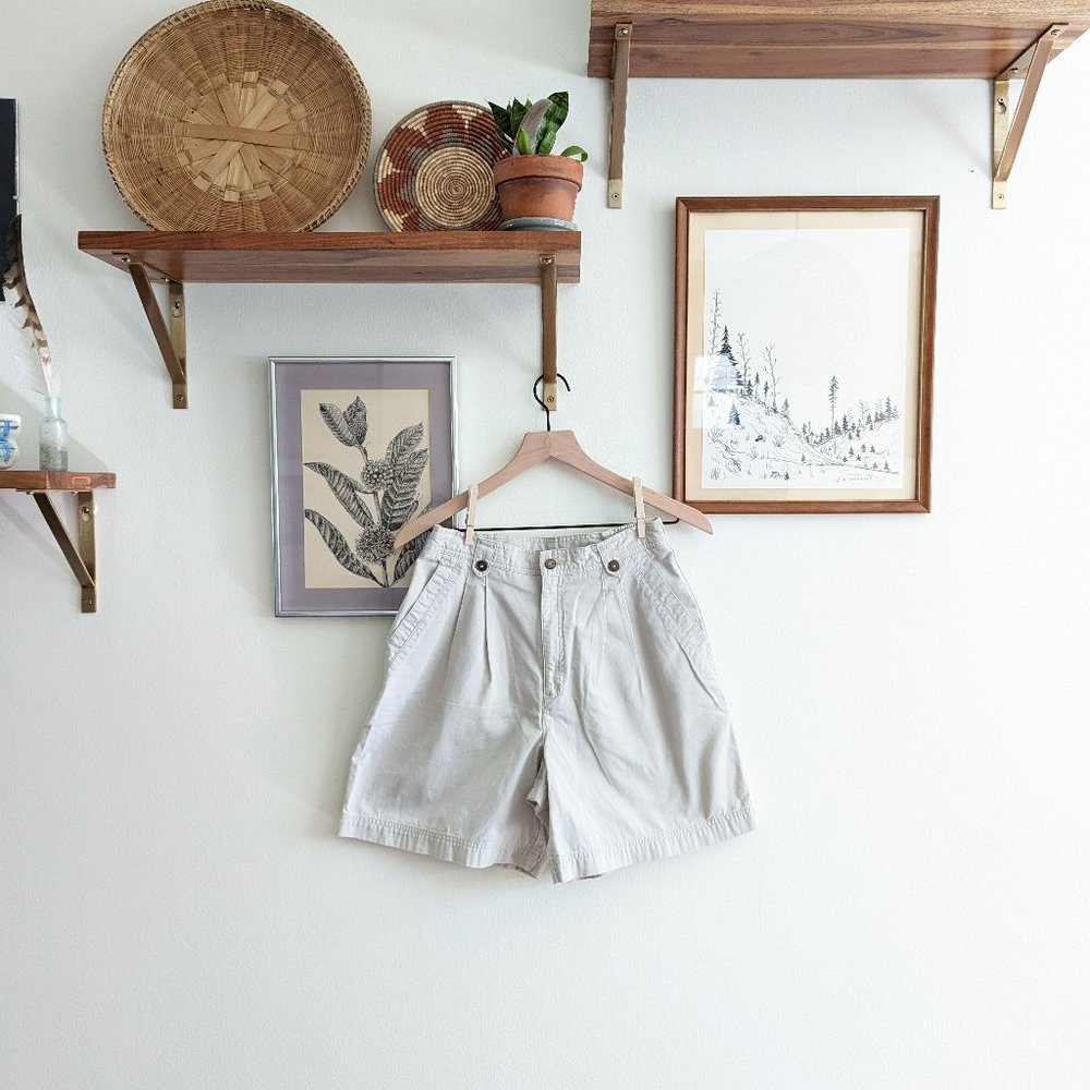 90s vintage beige cotton high rise pleated mom shorts